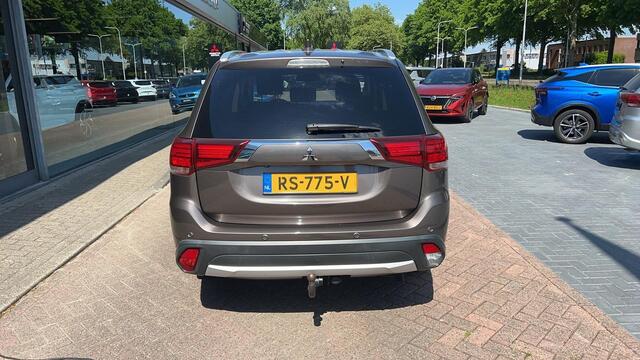 Mitsubishi OUTLANDER 2.0 Connect Pro Automaat | Dodehoekdetectie | Trekhaak afneembaar | Dealeronderhouden