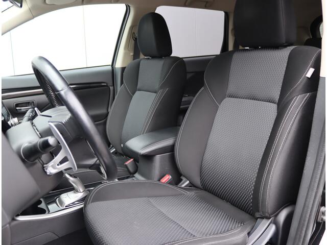 Mitsubishi OUTLANDER 2.4 PHEV Pure | Keyless | Parkeercamera | Org. NL