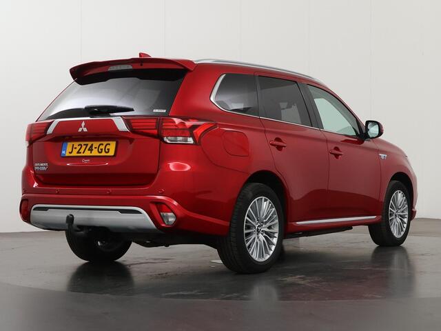 Mitsubishi OUTLANDER 2.4 PHEV Intense | Trekhaak | Parkeercamera | Climate Control | Cruise Control | Navigatie via Carplay |