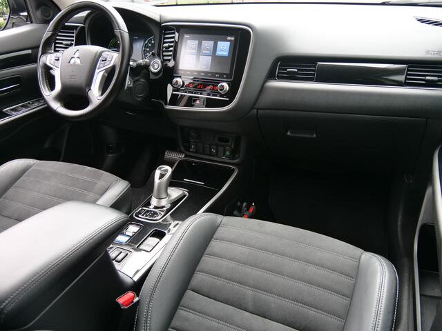 Mitsubishi OUTLANDER 2.4 PHEV 240pk Intense Automaat Apple Carplay / Camera / Dodehoek