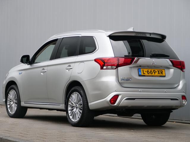 Mitsubishi OUTLANDER 2.4 PHEV 240pk Intense Automaat Apple Carplay / Camera / Dodehoek