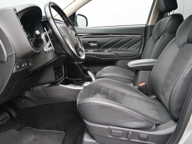 Mitsubishi OUTLANDER 2.4 PHEV 240pk Intense Automaat Apple Carplay / Camera / Dodehoek