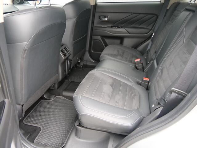 Mitsubishi OUTLANDER 2.4 PHEV 240pk Intense Automaat Apple Carplay / Camera / Dodehoek