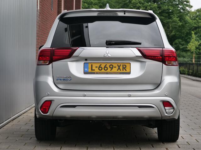 Mitsubishi OUTLANDER 2.4 PHEV 240pk Intense Automaat Apple Carplay / Camera / Dodehoek