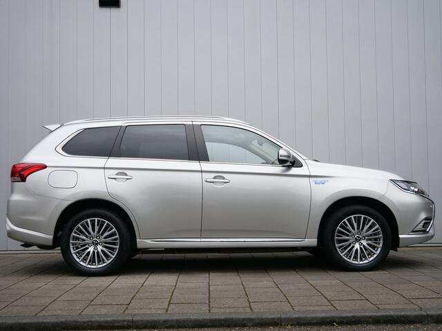 Mitsubishi OUTLANDER 2.4 PHEV 240pk Intense Automaat Apple Carplay / Camera / Dodehoek