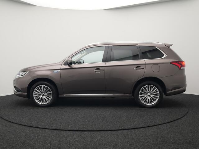 Mitsubishi OUTLANDER 2.4 Intense Plug In Hybrid Dealer O.H PHEV | Alcantara Sportstoelen Verwarmd | Keyless | Navi Full Map | Camera | Apple Carplay | PDC V + A |