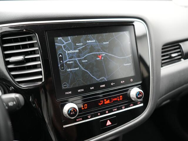 Mitsubishi OUTLANDER 2.4 Intense Plug In Hybrid Dealer O.H PHEV | Alcantara Sportstoelen Verwarmd | Keyless | Navi Full Map | Camera | Apple Carplay | PDC V + A |