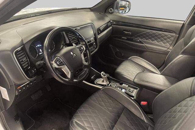 Mitsubishi OUTLANDER 2.4 PHEV Instyle