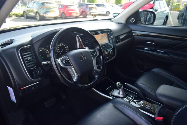 Mitsubishi OUTLANDER 2.0i-16V 4WD PHEV Instyle Autom. | Navigatie | Camera | Leder | Cruise Control | Trekhaak | Xenon
