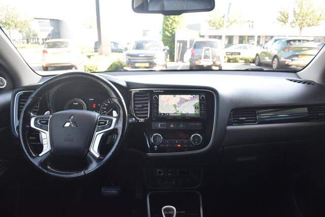 Mitsubishi OUTLANDER 2.0i-16V 4WD PHEV Instyle Autom. | Navigatie | Camera | Leder | Cruise Control | Trekhaak | Xenon