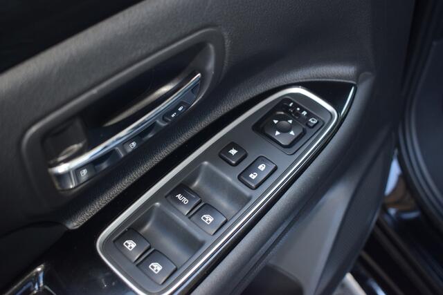 Mitsubishi OUTLANDER 2.0i-16V 4WD PHEV Instyle Autom. | Navigatie | Camera | Leder | Cruise Control | Trekhaak | Xenon