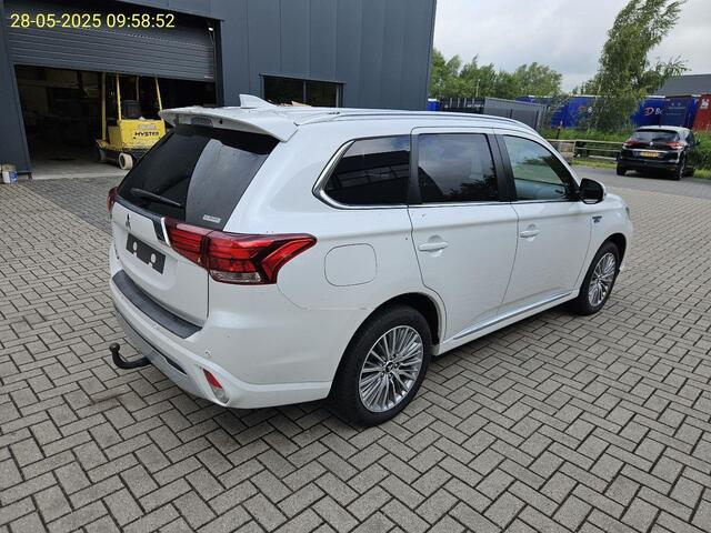 Mitsubishi OUTLANDER 2.4 PHEV Intense+ Trekhaak,