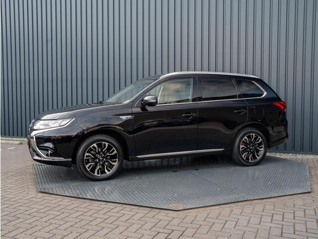 Mitsubishi OUTLANDER 2.0 PHEV Premium | Trekhaak afnb. | 360 Camera | Stoelverw. | Led Koplampen | Prijs Rijklaar!!