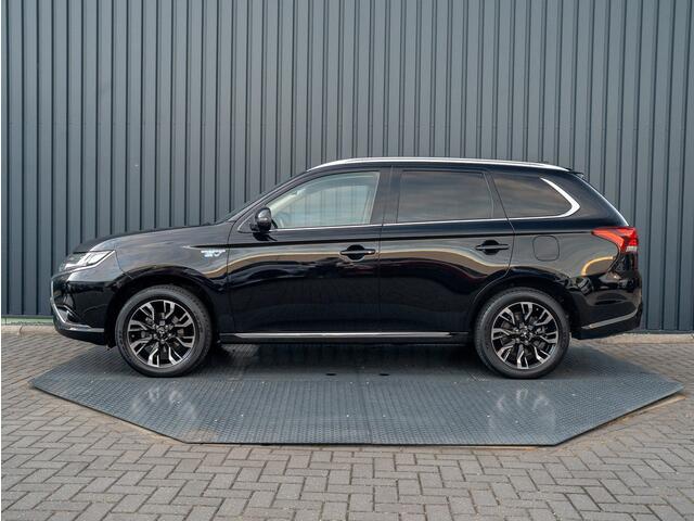 Mitsubishi OUTLANDER 2.0 PHEV Premium | Trekhaak afnb. | 360 Camera | Stoelverw. | Led Koplampen | Prijs Rijklaar!!