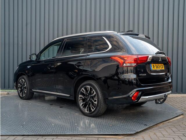 Mitsubishi OUTLANDER 2.0 PHEV Premium | Trekhaak afnb. | 360 Camera | Stoelverw. | Led Koplampen | Prijs Rijklaar!!