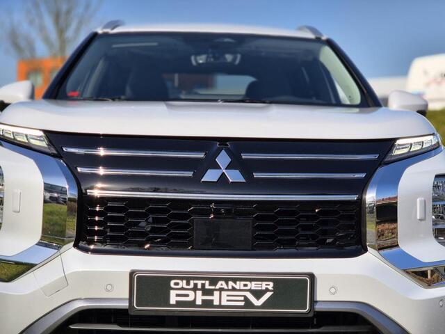 Mitsubishi OUTLANDER 2.4 PHEV First Edition. | Nieuw | Direct uit