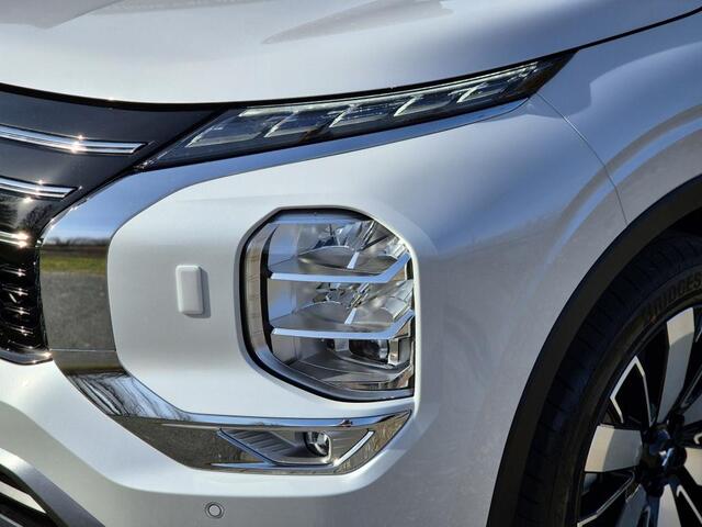 Mitsubishi OUTLANDER 2.4 PHEV First Edition. | Nieuw | Direct uit