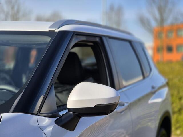 Mitsubishi OUTLANDER 2.4 PHEV First Edition. | Nieuw | Direct uit