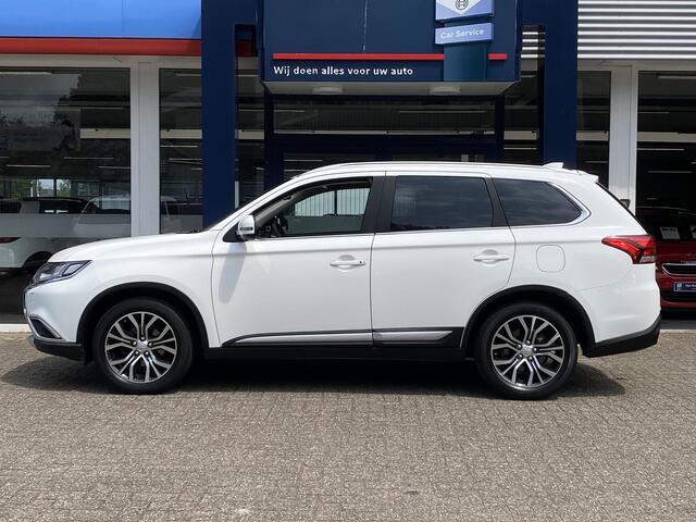 Mitsubishi OUTLANDER 2.0 Instyle / Automaat / NL-Auto / 42.000 KM / Dealer-Onderhouden / 1e-Eigenaar / 7-Zitter / Schuif-Kanteldak / Vol-Leder / Stoelverwarming / Stuurverwarming / Cruise-Control / Keyless / Trekhaak / Elektr.-Achterklep / Elektr.-bestuurderstoel / Dodehoek-D