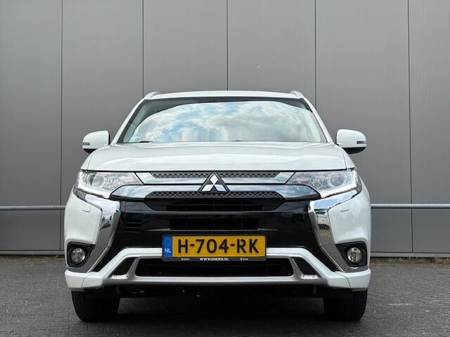 Mitsubishi OUTLANDER 2.4 PHEV - Apple CarPlay - Keyless - nap! - airco - trekhaak -