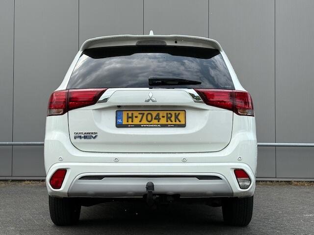 Mitsubishi OUTLANDER 2.4 PHEV - Apple CarPlay - Keyless - nap! - airco - trekhaak -