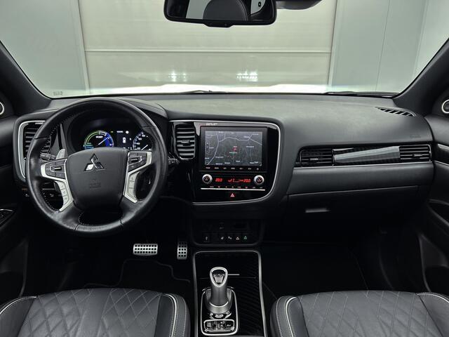 Mitsubishi OUTLANDER 2.4 PHEV Instyle Navigatie | Leder | Camera achter | Lichtmetaal | Trekhaak