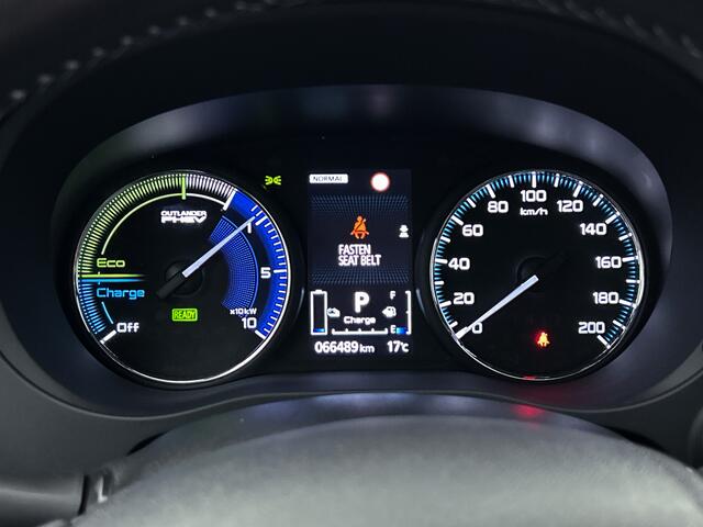 Mitsubishi OUTLANDER 2.4 PHEV Instyle Navigatie | Leder | Camera achter | Lichtmetaal | Trekhaak