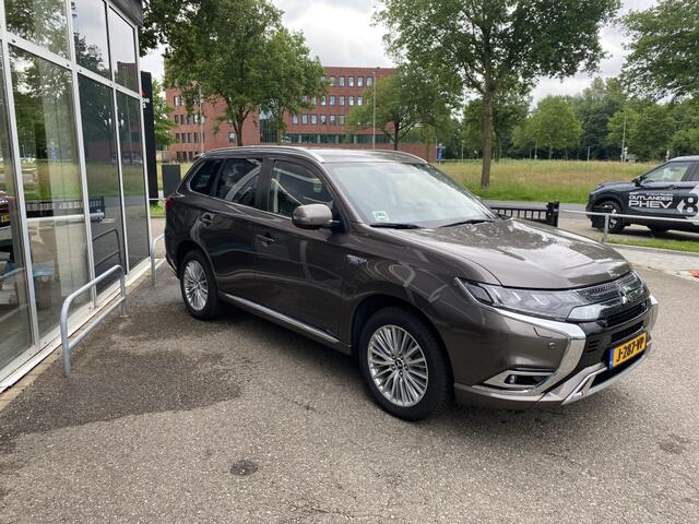 Mitsubishi OUTLANDER 2.4 PHEV Intense | Standkachel | All-weatherbanden