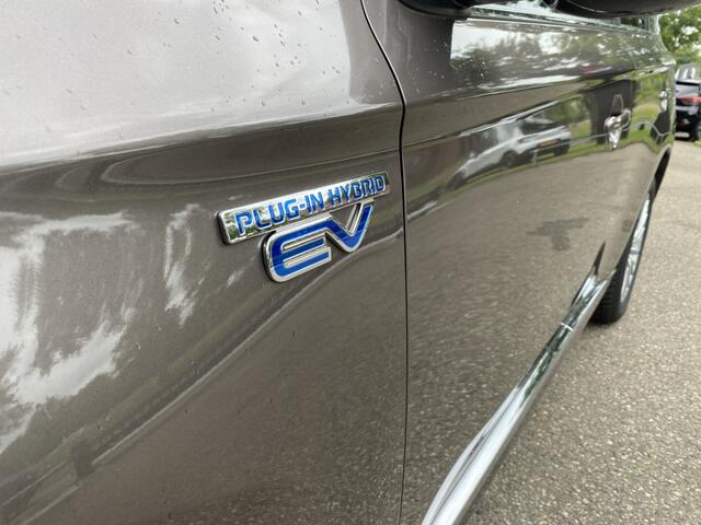 Mitsubishi OUTLANDER 2.4 PHEV Intense | Standkachel | All-weatherbanden