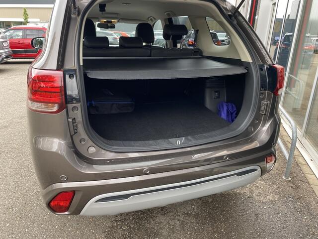 Mitsubishi OUTLANDER 2.4 PHEV Intense | Standkachel | All-weatherbanden