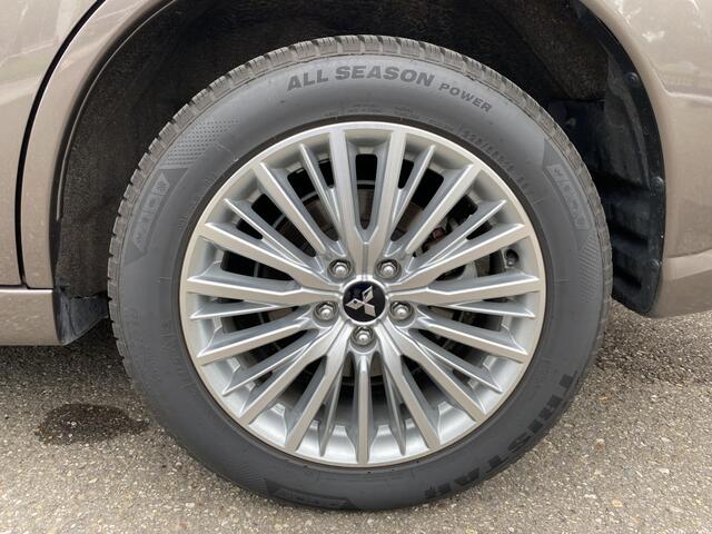 Mitsubishi OUTLANDER 2.4 PHEV Intense | Standkachel | All-weatherbanden