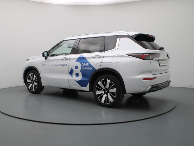 Mitsubishi OUTLANDER 240pk PHEV Instyle Automaat 360° Camera | Head-Up | Adapt. Cruise | Navi | Stoel-/stuurverw. | Panoramadak