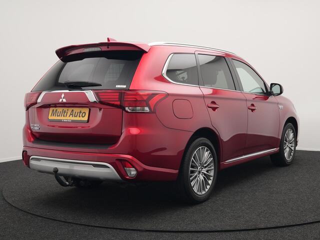 Mitsubishi OUTLANDER 2.4 Intense Plug In Hybrid 225pk Dealer O.H. PHEV | Alcantara Sportstoelen | Trekhaak Afneembaar | Navigatie | Camera | Apple Carplay | DAB | L.M. 18" | Climate Control | Cruise Control | Stoelverwarming |