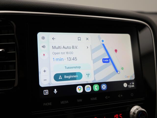 Mitsubishi OUTLANDER 2.4 Intense Plug In Hybrid 225pk Dealer O.H. PHEV | Alcantara Sportstoelen | Trekhaak Afneembaar | Navigatie | Camera | Apple Carplay | DAB | L.M. 18" | Climate Control | Cruise Control | Stoelverwarming |
