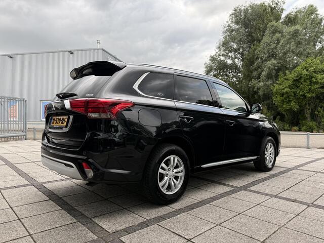 Mitsubishi OUTLANDER 2.4 PHEV Pure | Camera | LED | ECC | PDC |