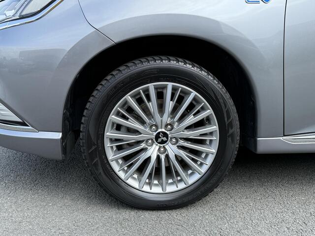 Mitsubishi OUTLANDER 2.4 PHEV Instyle 240PK ACCoTrekhaakoLeder