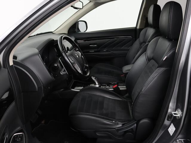 Mitsubishi OUTLANDER 2.4 PHEV Pure | Carplay | Trekhaak | Leder/Alcantara | Keyless | Camera | Climate control | Cruise control
