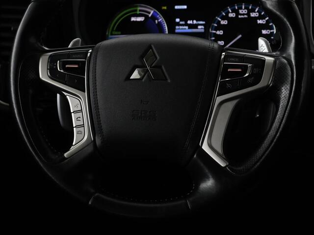 Mitsubishi OUTLANDER 2.4 PHEV Pure | Carplay | Trekhaak | Leder/Alcantara | Keyless | Camera | Climate control | Cruise control