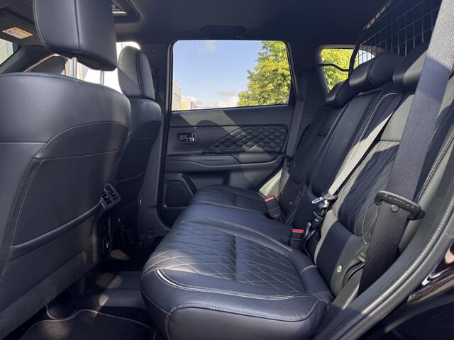 Mitsubishi OUTLANDER 2.4 PHEV Instyle Schuifdak | Adapt. Cruise | Elektrische Stoelen