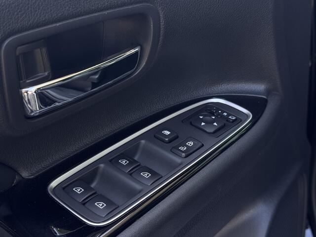 Mitsubishi OUTLANDER 2.4 PHEV Instyle Schuifdak | Adapt. Cruise | Elektrische Stoelen