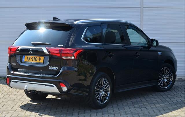 Mitsubishi OUTLANDER PHEV 2.4 INSTYLE 4WD | PLUG IN HYBRID | FULL OPTIONS | SCHUIFDAK | TREKHAAK 1500KG | ALL IN RIJKLAARPRIJS