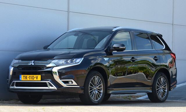 Mitsubishi OUTLANDER PHEV 2.4 INSTYLE 4WD | PLUG IN HYBRID | FULL OPTIONS | SCHUIFDAK | TREKHAAK 1500KG | ALL IN RIJKLAARPRIJS
