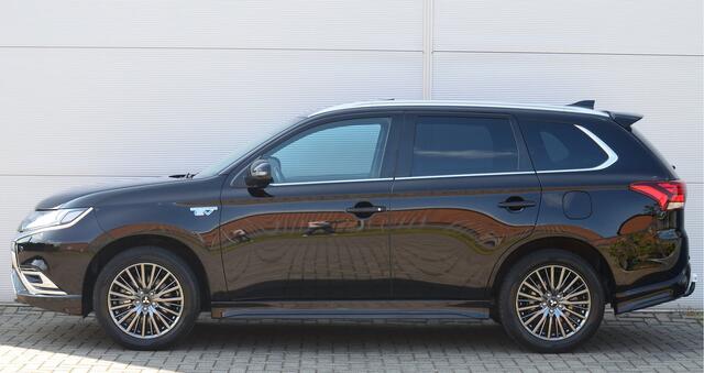Mitsubishi OUTLANDER PHEV 2.4 INSTYLE 4WD | PLUG IN HYBRID | FULL OPTIONS | SCHUIFDAK | TREKHAAK 1500KG | ALL IN RIJKLAARPRIJS