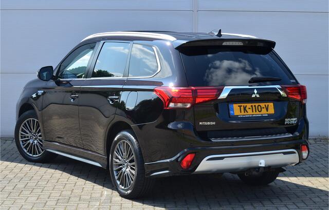 Mitsubishi OUTLANDER PHEV 2.4 INSTYLE 4WD | PLUG IN HYBRID | FULL OPTIONS | SCHUIFDAK | TREKHAAK 1500KG | ALL IN RIJKLAARPRIJS