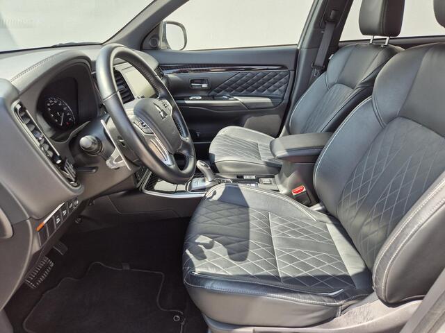 Mitsubishi OUTLANDER 2.4 PHEV Plug-in Instyle Automaat / 1500kg Trekgewicht / Lederen Bekleding / Rondomzicht Camera