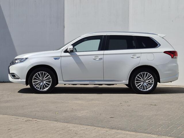 Mitsubishi OUTLANDER 2.4 PHEV Plug-in Instyle Automaat / 1500kg Trekgewicht / Lederen Bekleding / Rondomzicht Camera