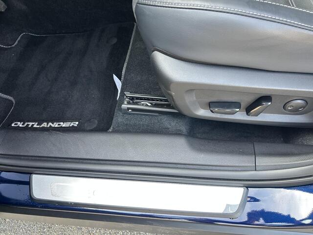Mitsubishi OUTLANDER 2.4 PHEV First Edition Caravantrekker van het jaar!