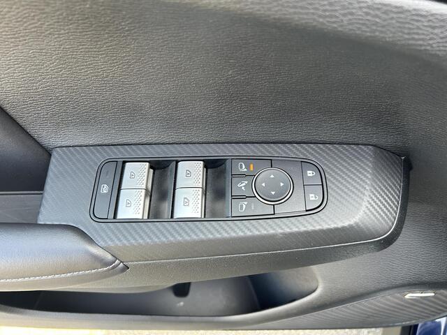 Mitsubishi OUTLANDER 2.4 PHEV First Edition Caravantrekker van het jaar!