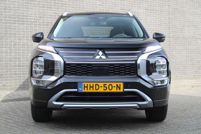 Mitsubishi OUTLANDER 2.4 PHEV First Edition 20" LM velgen, Stuur+stoelverwarming, Standkachel, Premium audio, PDC V+A, Trekgewicht 1.600 KG.