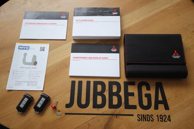 Mitsubishi OUTLANDER 2.4 PHEV Instyle Opendak, Adaptive Cruise, Trekhaak, Leder